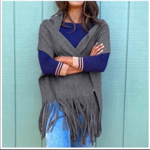 Lucky Brand Charcoal Gray Fringe Scarf NWT - Picture 1 of 8